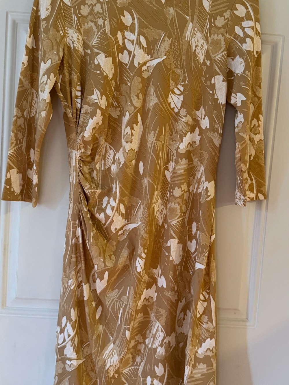Women’s Tan and White Floral Dress